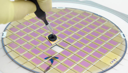 Guide showing how to distinguish between new and old electronic chips for buyers